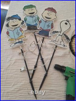 12 Caroler Peanuts Pathway Markers, Snoopy Peanuts Christmas Decorations, LED C