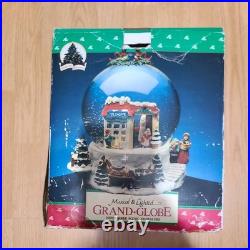 1992 Holiday Classics GrandGlobe 9Musical & Lighted 160MM SnowGlobe TOY SHOPPE