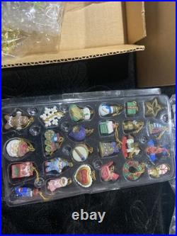 1996 Avon Christmas Is Coming Musical Revolving Advent Tree Countdown Lc#0080