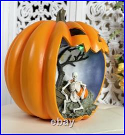 19 Pumpkin Diorama Flashing multicolored LED UP Halloween Skeleton in Graveyard 19 Pumpkin Diorama Flashing multicolored LED UP Halloween Skeleton in Graveyard
