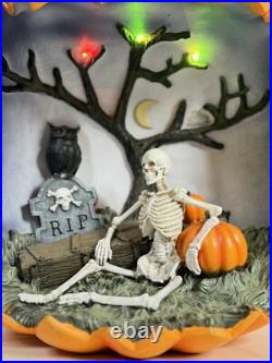 19 Pumpkin Diorama Flashing multicolored LED UP Halloween Skeleton in Graveyard 19 Pumpkin Diorama Flashing multicolored LED UP Halloween Skeleton in Graveyard