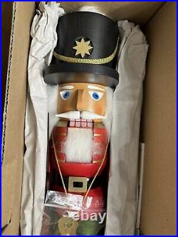 32-571 Christian Ulbricht Christmas Nutcracker Toy soldier with key NEW IN BOX
