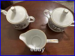 Avon Country Christmas Fine Porcelain Service for 16 (1981, Japan)