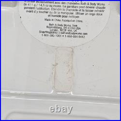 Bath & Body Works 2019 Holly Jolly Christmas Corner Candle Luminary Has Issues