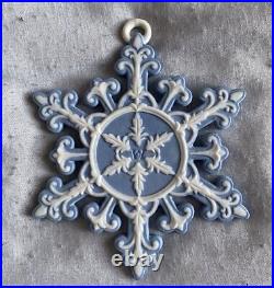 Boxed Wedgwood Christmas 2009 Blue & White Snowflake Ornament #588344 Jasperware