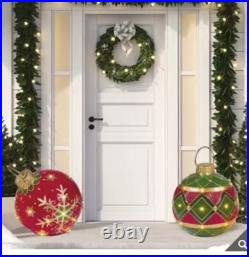 Classic Christmas Ornament with LED Gold Snowflakes Lights Classic Christmas Ornament with LED Gold Snowflakes Lights