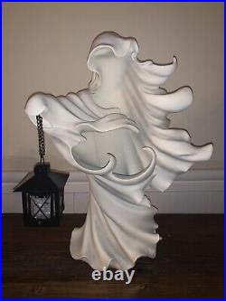 Cracker Barrel Halloween White Resin Ghost with Lantern 18 Inch