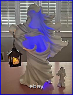 Cracker Barrel White Resin GHOST With Lantern 18 With Ornament & LED Light NEW