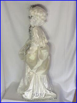 December Diamonds skeleton bride & groom white ivory silver 33 skull