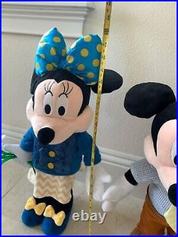 Disney Grand Floridian Mickey & Minnie Standing 22 Plush Flowers Seersucker Tie