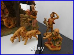 Fontanini 5 Scale 20pc Nativity Figurines with Lighted Stable with Original Box