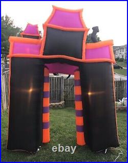 Gemmy 9ft Lighted Halloween Animated Haunted House Archway Airblown Inflatable