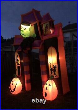 Gemmy 9ft Lighted Halloween Animated Haunted House Archway Airblown Inflatable