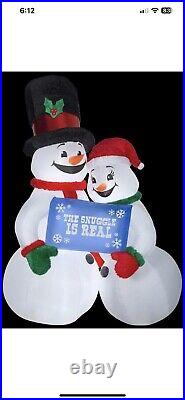 Gemmy Christmas Airblown Inflatable Mixed Media Snow Couple Giant, 10 ft Tall