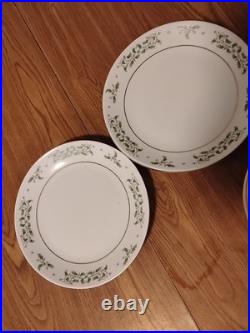 Gibson Christmas Charm Holly Berries Bowl Plate Cups Set 20 Piece 4 Set