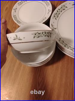 Gibson Christmas Charm Holly Berries Bowl Plate Cups Set 20 Piece 4 Set