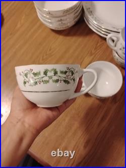 Gibson Christmas Charm Holly Berries Bowl Plate Cups Set 20 Piece 4 Set