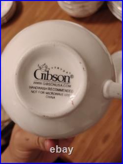 Gibson Christmas Charm Holly Berries Bowl Plate Cups Set 20 Piece 4 Set