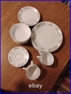 Gibson Christmas Charm Holly Berries Bowl Plate Cups Set 20 Piece 4 Set