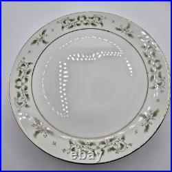 Gibson Christmas Holiday Charm Gold Ivy Trim 20 Piece Set MISSING DINNER PLATES Gibson Christmas Holiday Charm Gold Ivy Trim 20 Piece Set MISSING DINNER PLATES