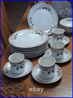 Gibson Everyday Vintage Festive Traditions Christmas Dishes 40 Pcs Service 8 Gibson Everyday Vintage Festive Traditions Christmas Dishes 40 Pcs Service 8