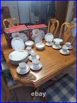 Gibson Everyday Vintage Festive Traditions Christmas Dishes 40 Pcs Service 8 Gibson Everyday Vintage Festive Traditions Christmas Dishes 40 Pcs Service 8