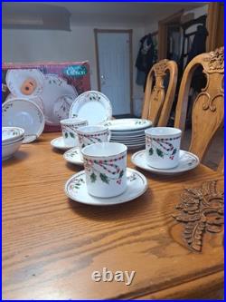 Gibson Everyday Vintage Festive Traditions Christmas Dishes 40 Pcs Service 8 Gibson Everyday Vintage Festive Traditions Christmas Dishes 40 Pcs Service 8