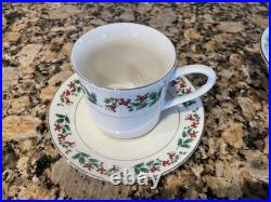 Gibson Holiday Charm 8-Piece Set 40-Piece Dinnerware, Christmas Holly Berry Gold