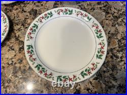 Gibson Holiday Charm 8-Piece Set 40-Piece Dinnerware, Christmas Holly Berry Gold