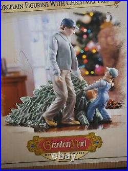 Grandeur Noel 2003 Collector's Edition Porcelain Figurine with Christmas Tree NICE