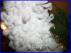Hand Made Christmas Wreath 24 White Loop Yarn With Battery Operated Lights