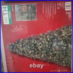 Home Accents Holiday TG76M3BAQD00 7.5 ft Pre-Lighted Christmas Tree