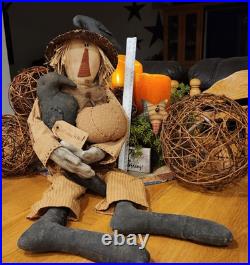 Honey Me Scarecrow With Crow