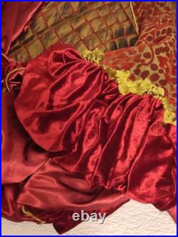 Huge 80 Christmas Tree Skirt Luxurious Elegant Thick & Puffy Decorations RARE