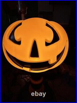 Hyde and Eek Halloween 6 ft Pumpkin LED Street Lamp Light Indoor/Outdoor