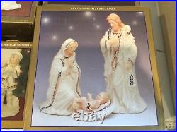 Jade Porcelain 14 Piece Nativity Set Ivory with Gold and Colors Bon Ton Free Ship