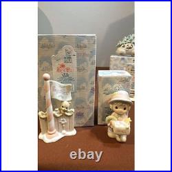 Lot of Sugar Town Figurines In original Boxes 1992 -1996 Precious Moments