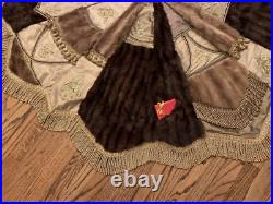 Mink and Silk Christmas Tree Skirt, separate collar, 3 small gift pockets, 60