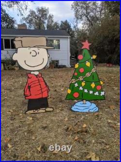 Peanuts Christmas Tree Yard Set