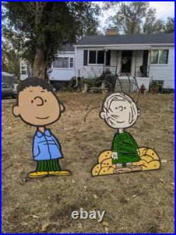 Peanuts Christmas Tree Yard Set