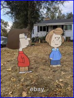 Peanuts Christmas Tree Yard Set