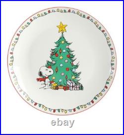 Peanuts Snoopy Christmas 18 piece Dinnerware Set, NEW in Box FREE SHIPPING