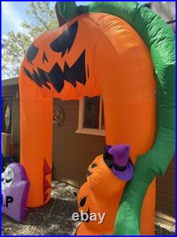 Presence Inflatables 11 FT Tall Halloween Inflatables Archway Angry Pumpkins LED