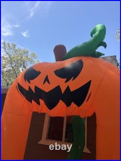 Presence Inflatables 11 FT Tall Halloween Inflatables Archway Angry Pumpkins LED