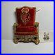 Royal_Collection_Trust_King_Charles_III_Throne_Ornament_Red_2023_New_Bead_Crown_01_uhl