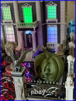 The Haunted Manor by FULV, LED Colour Changing, Halloween Decor, 10.7inx14.6in