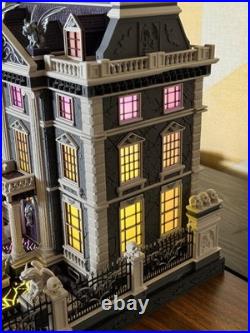 The Haunted Manor by FULV, LED Colour Changing, Halloween Decor, 10.7inx14.6in
