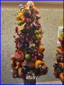 VTG Pair Christmas Tabletop Decorations 18 Artificial Fruit/Berries/Pine Cones