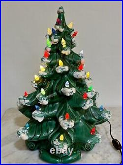 Vintage 1971 Atlantic Mold Ceramic Christmas Tree & Base w Flocked Snow Complete