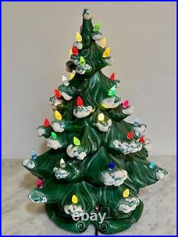 Vintage 1971 Atlantic Mold Ceramic Christmas Tree & Base w Flocked Snow Complete